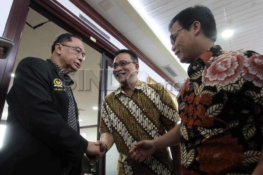Ketua MPR dan Ketua...