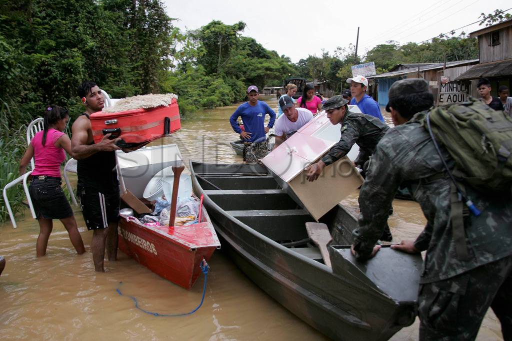 Banjir akibat luapan...