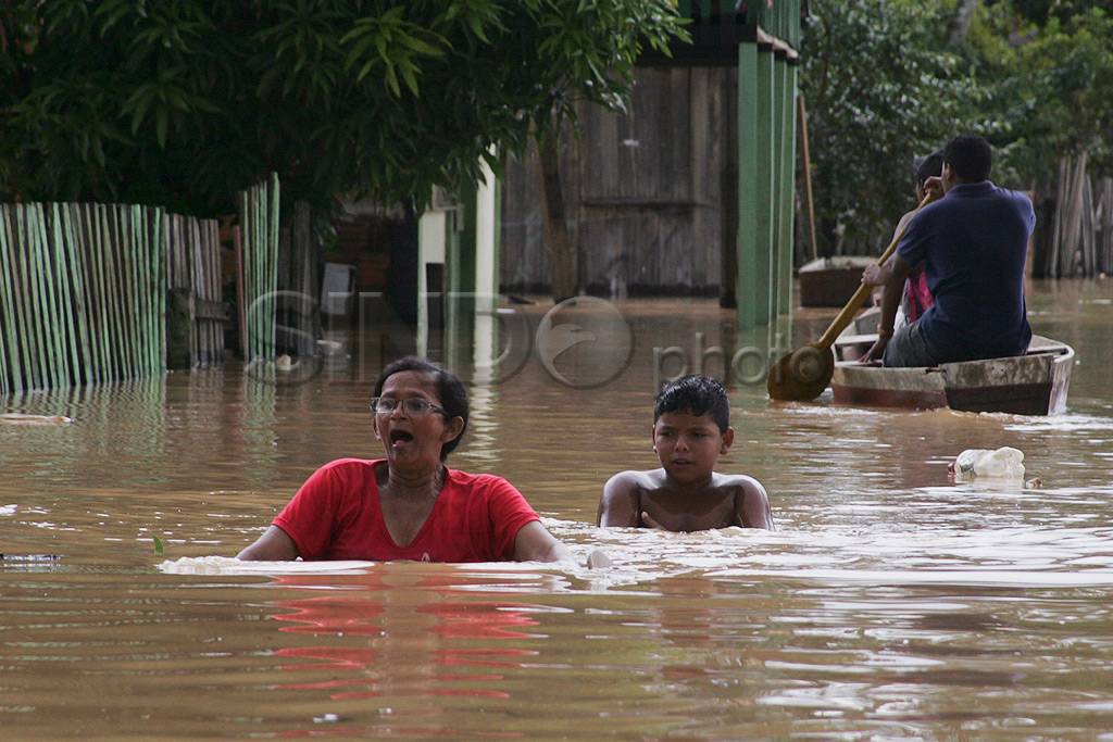 Banjir akibat luapan...