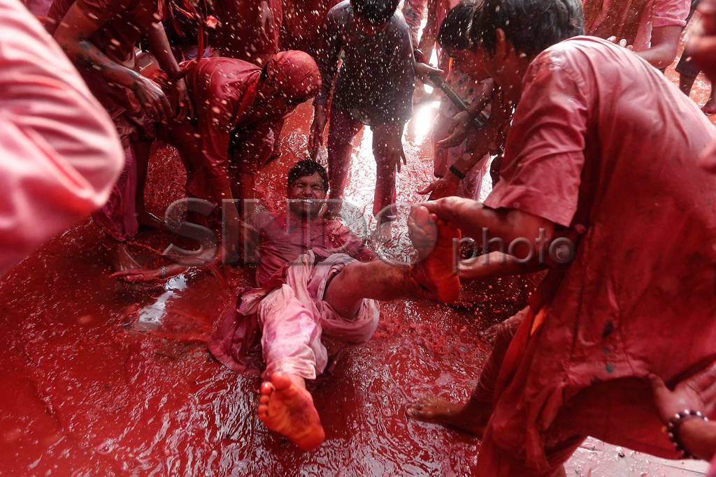 Warna-warni Festival...
