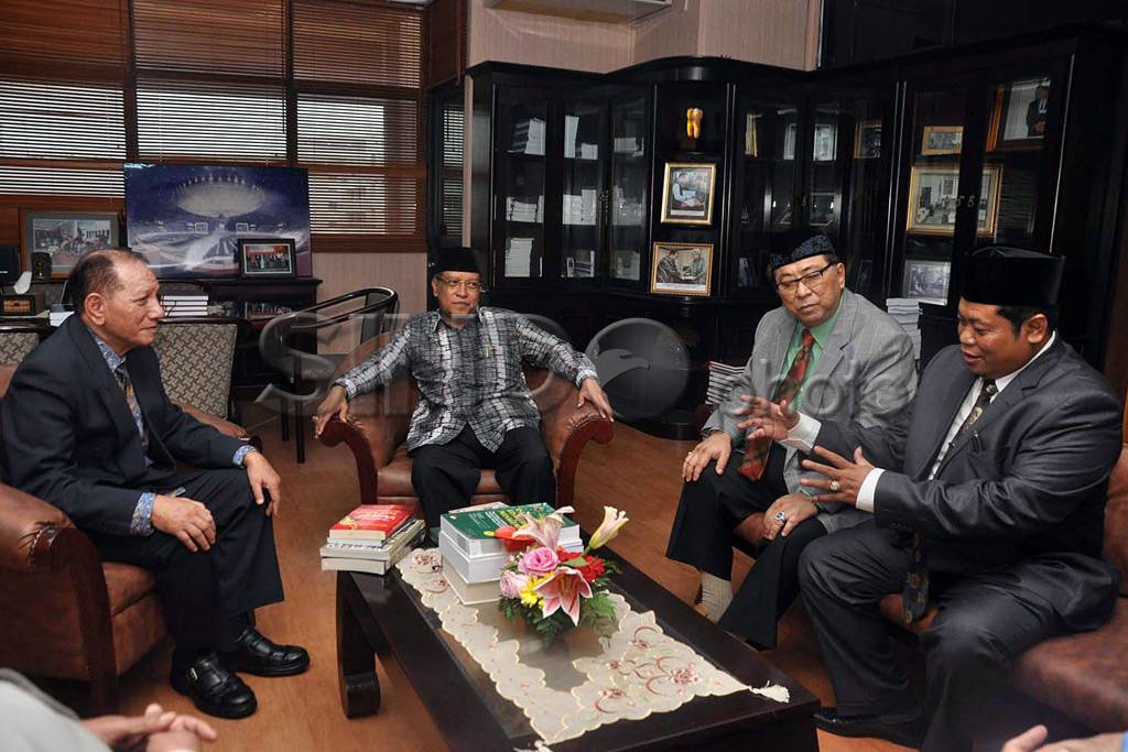 Gelar doktor Sekjen...
