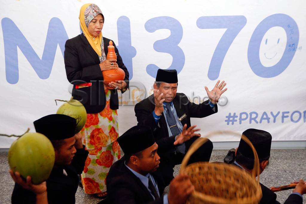 Informasi tidak akurat,...