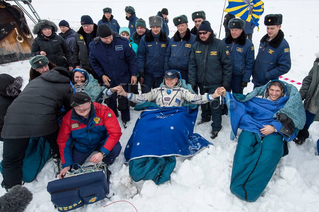 Kerjasama Astronot Rusia-Amerika...