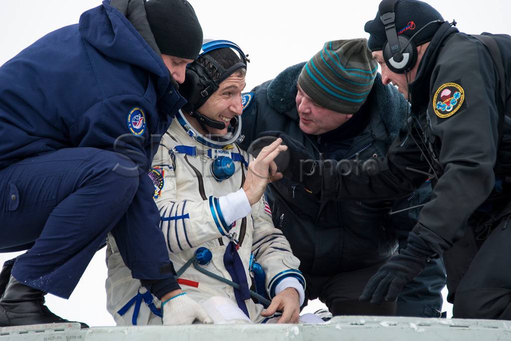 Kerjasama Astronot Rusia-Amerika...
