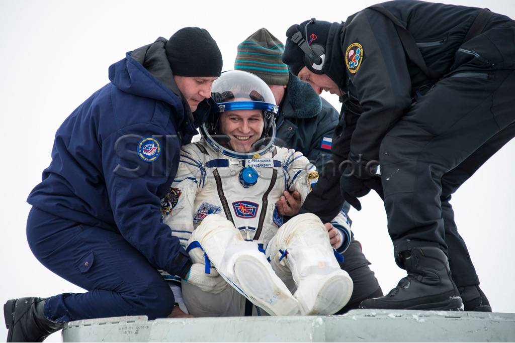 Kerjasama Astronot Rusia-Amerika...