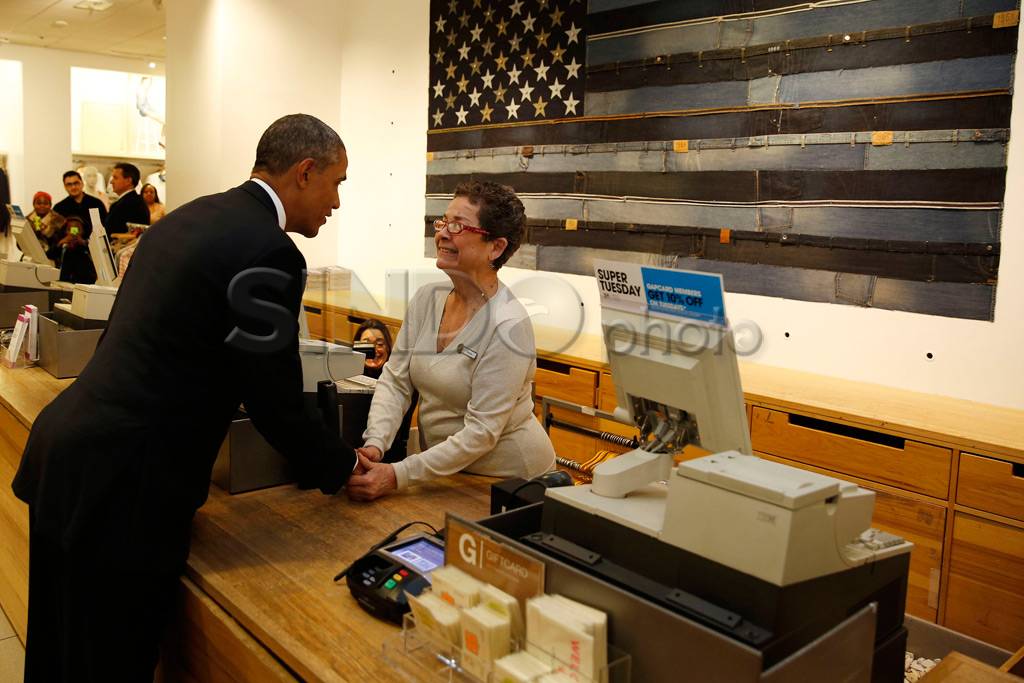 Obama belanja pakaian...