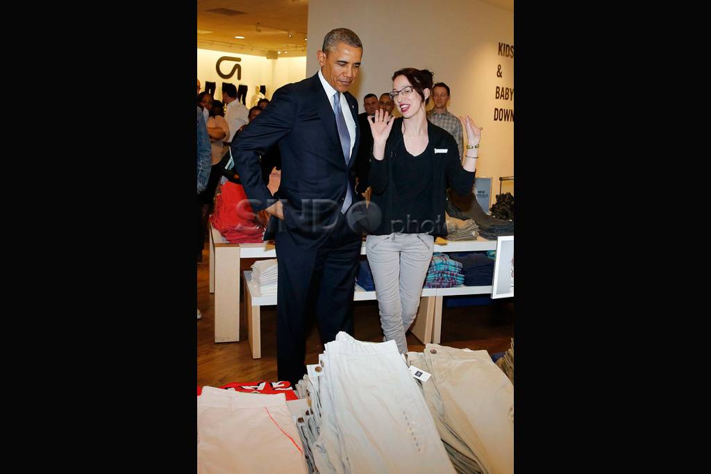 Obama belanja pakaian...
