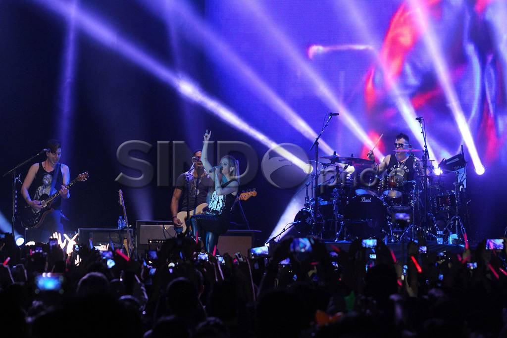 Konser Avril Lavigne...