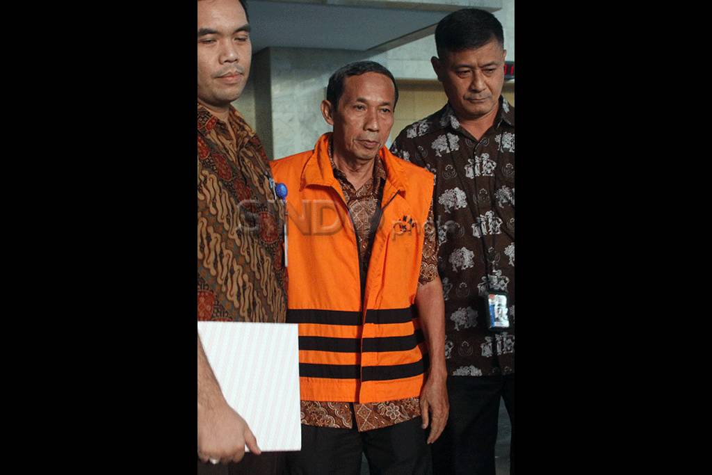 Wakil Rektor UI ditahan...