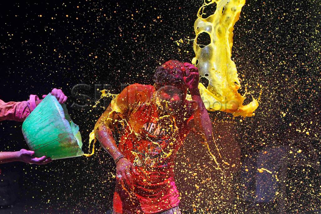 Perayaan Holi umat Hindu...