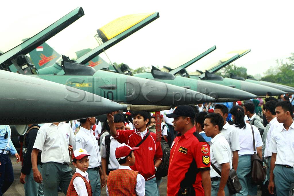 Ratusan siswa saksikan...