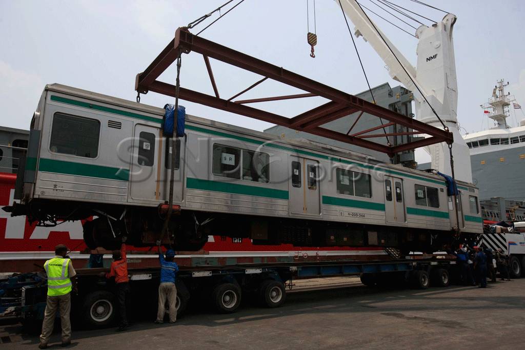 Gerbong KRL terakhir...