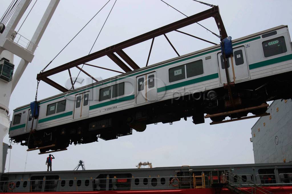 Gerbong KRL terakhir...
