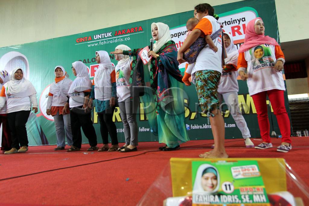 Kampanye perdana Fahira...