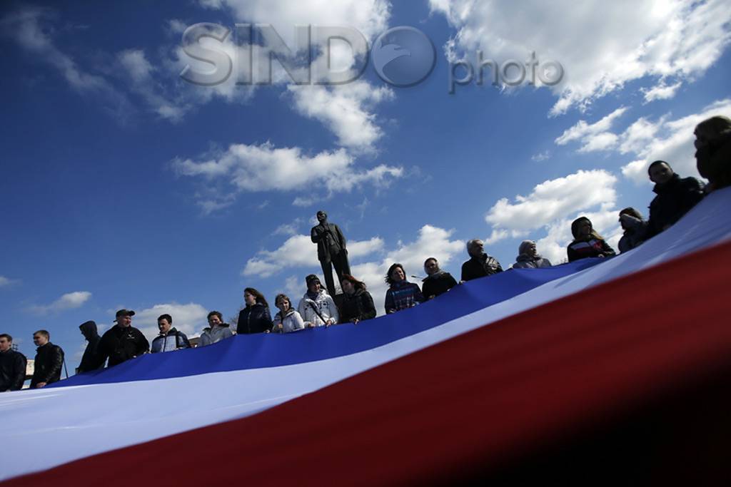 Crimea bergabung dengan...