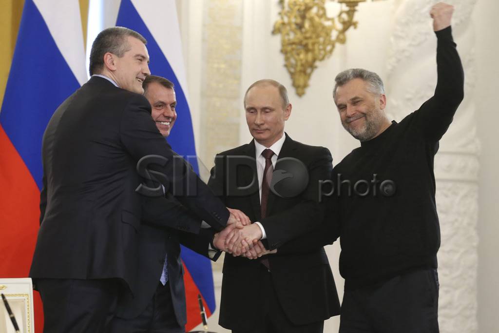 Crimea bergabung dengan...
