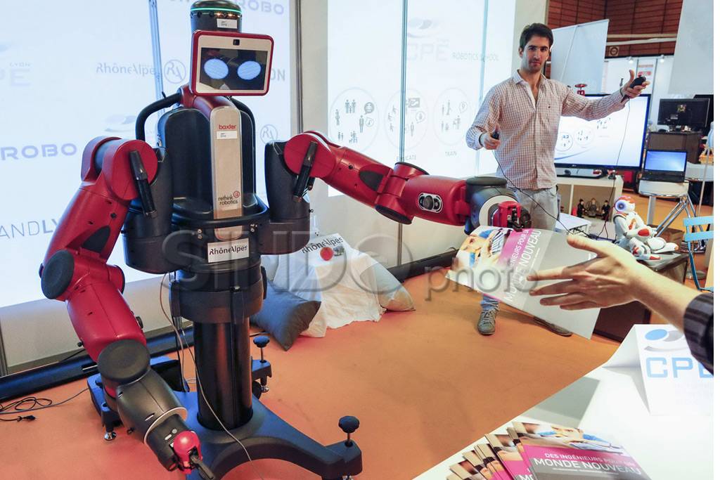 Pameran robot teknologi...