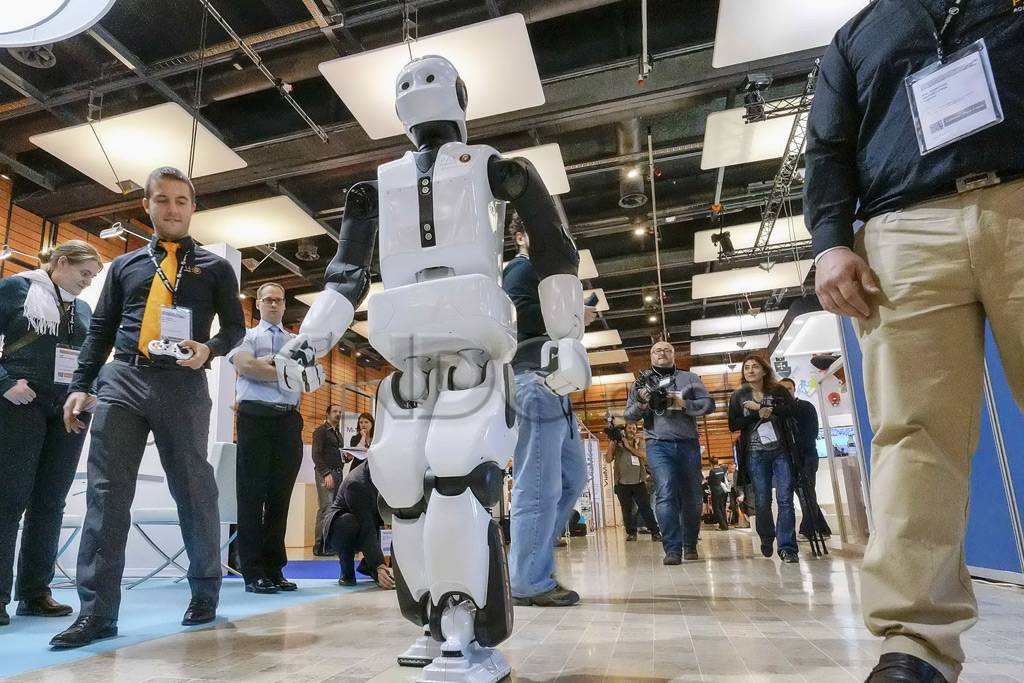 Pameran robot teknologi...