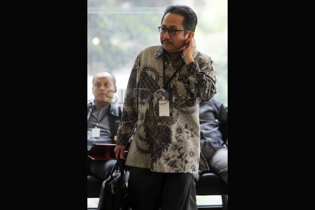 Mantan Sekjen ESDM Waryono...