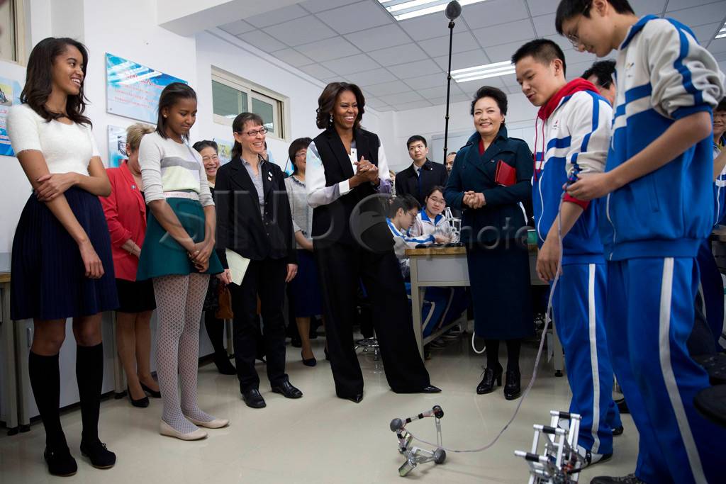Michelle Obama belajar...