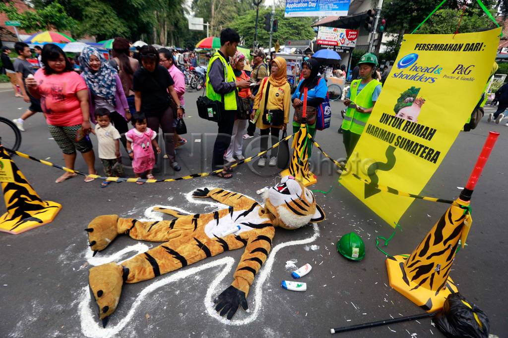 Greenpeace Bandung serukan...