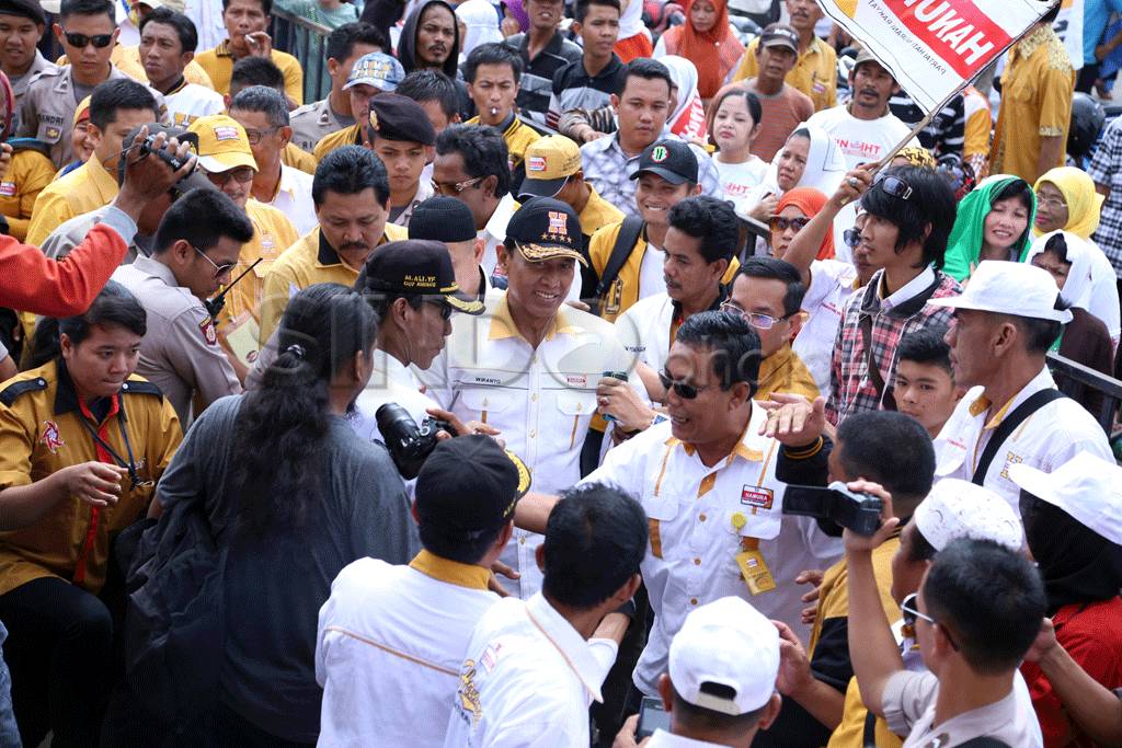 Ribuan simpatisan dan...