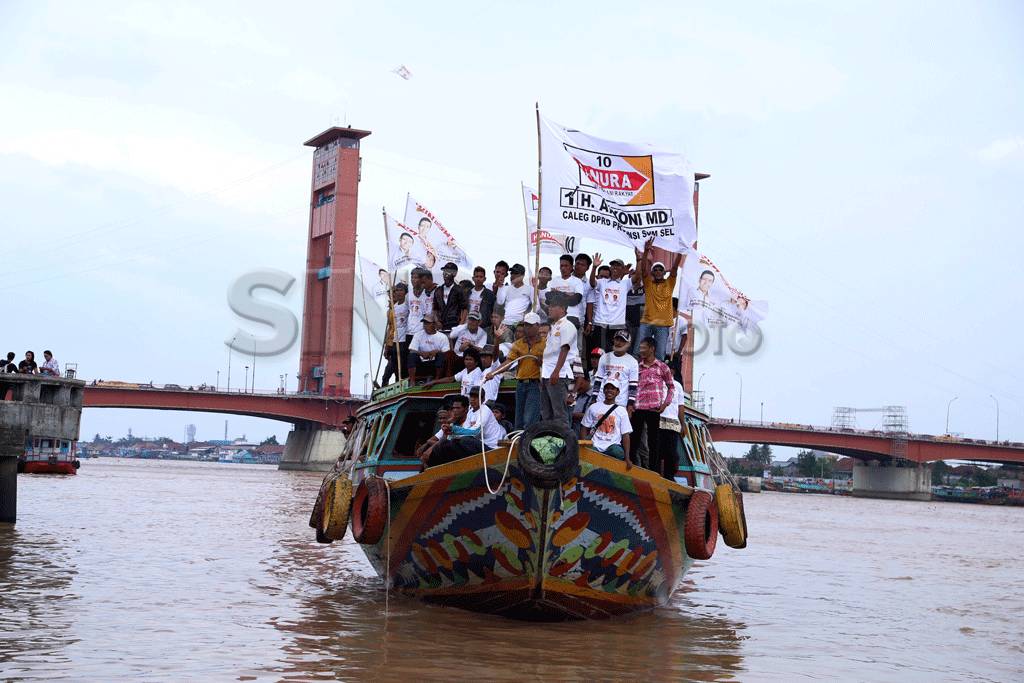 Ribuan simpatisan dan...