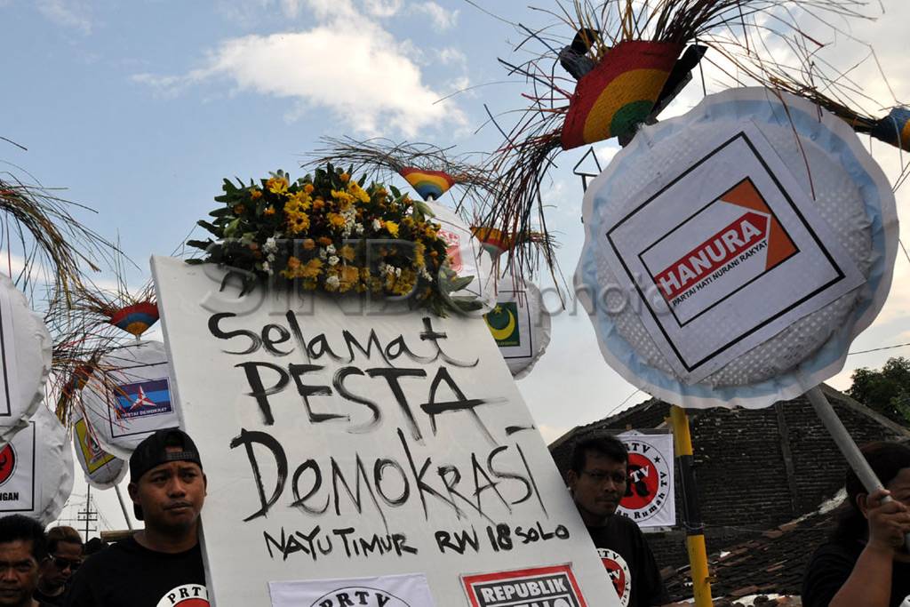 Karnaval warga peduli...
