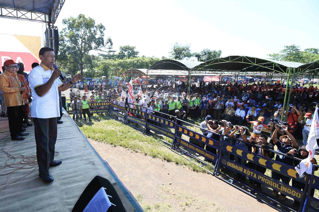 Capres Wiranto disambut...