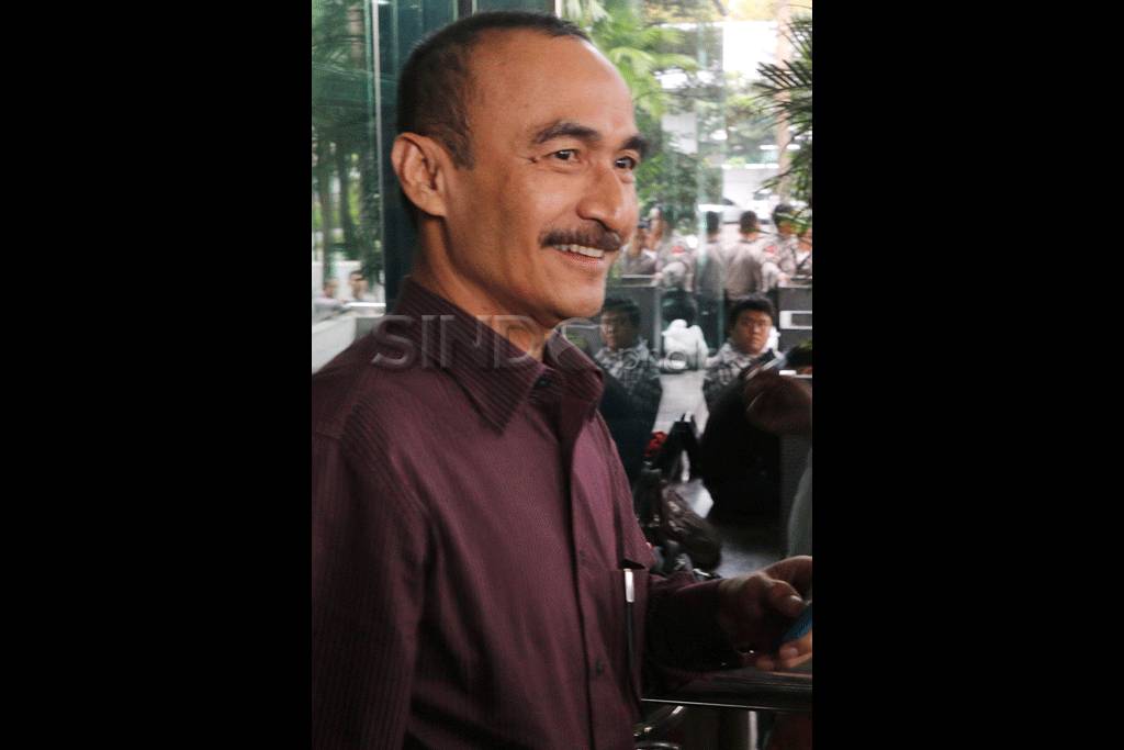 Ketua DPRD Banten penuhi...