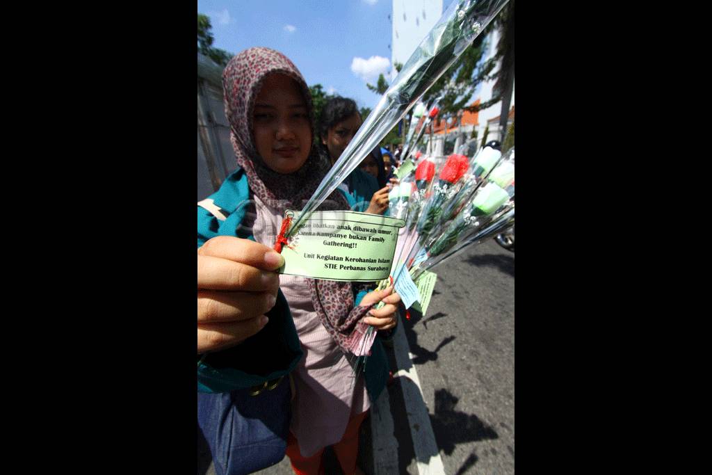 Aktivis himbau kampanye...