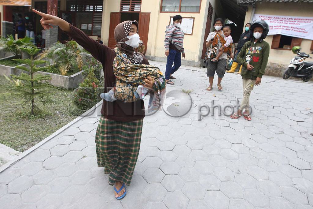 Merapi batuk, warga...