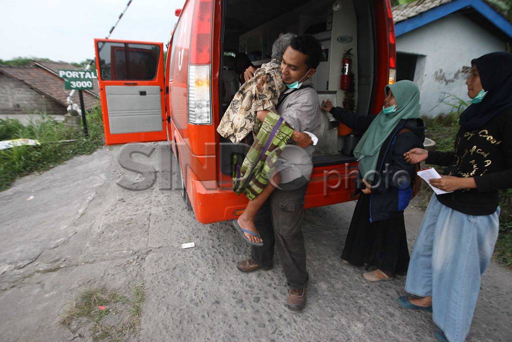 Merapi batuk, warga...