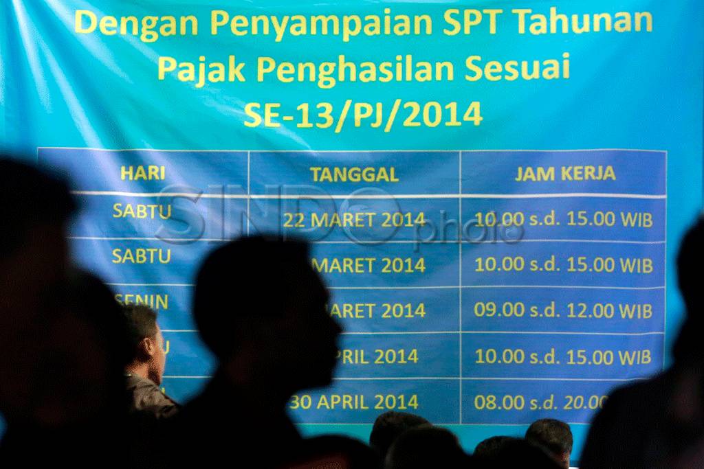 Ratusan warga mengantri...