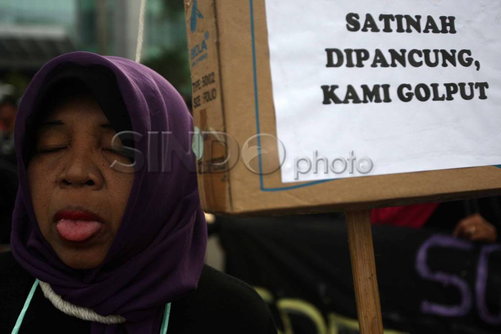 Demo solidaritas untuk...