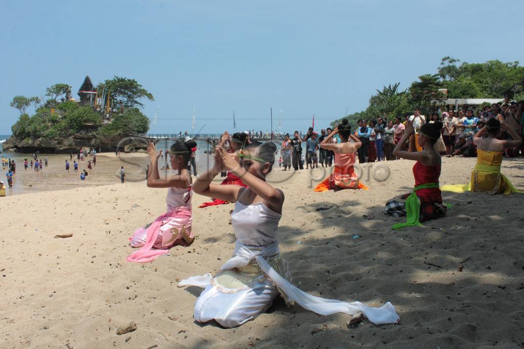 Upacara Jalani Dipuja,...