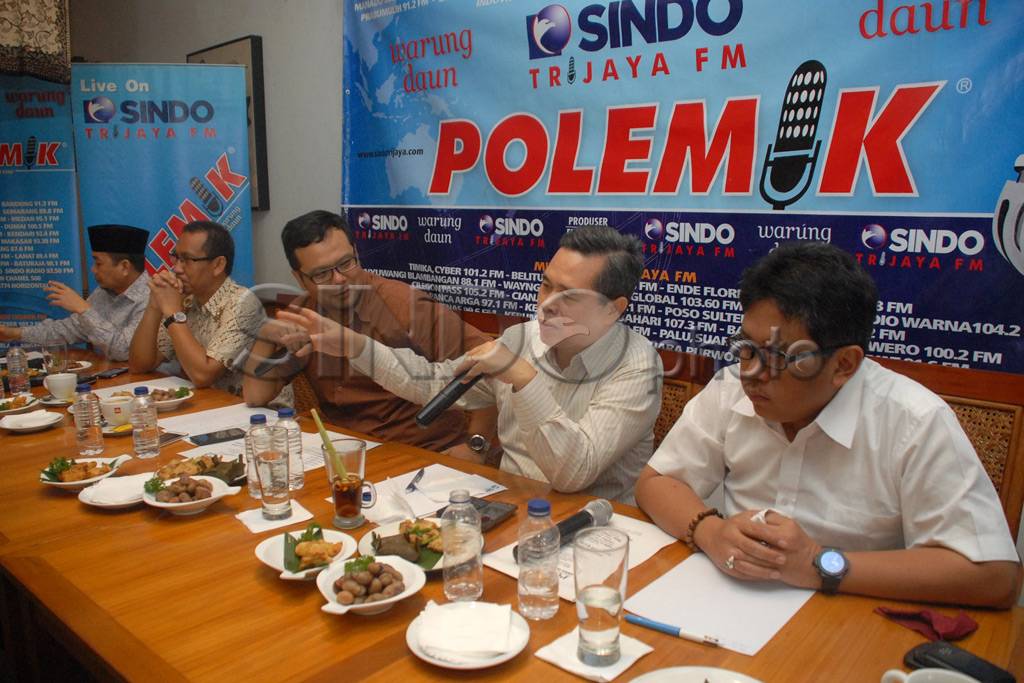 Diskusi bahas siapa...