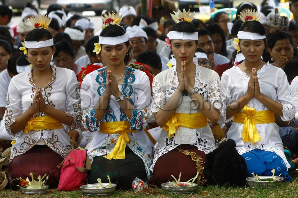 Upacara Melasti sambut...