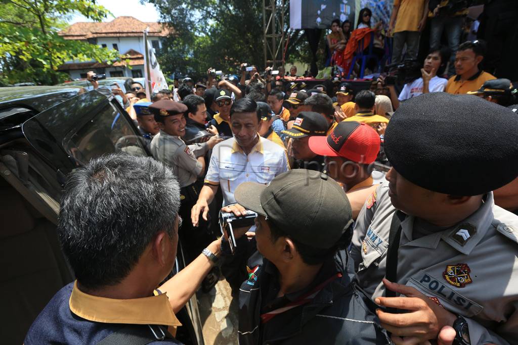 Ribuan simpatisan hadiri...