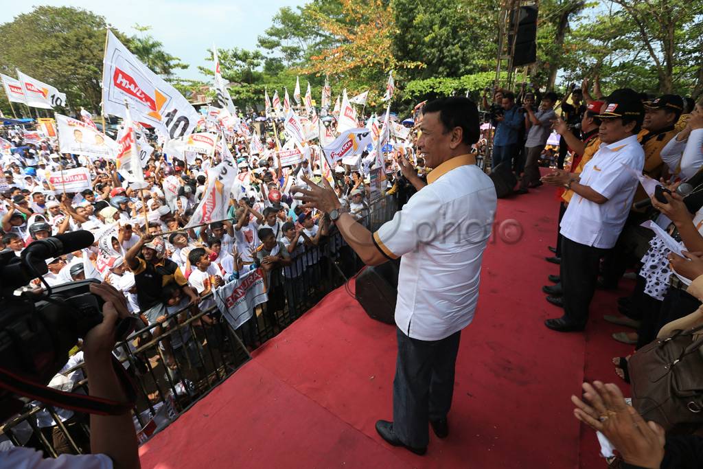Ribuan simpatisan hadiri...