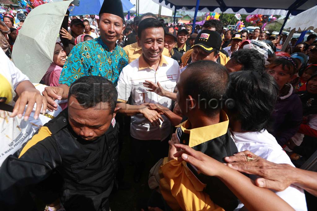 Wiranto ajak ribuan...