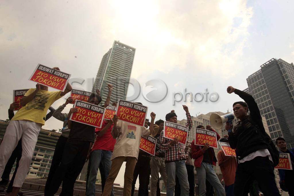 Demo usut dugaan korupsi...