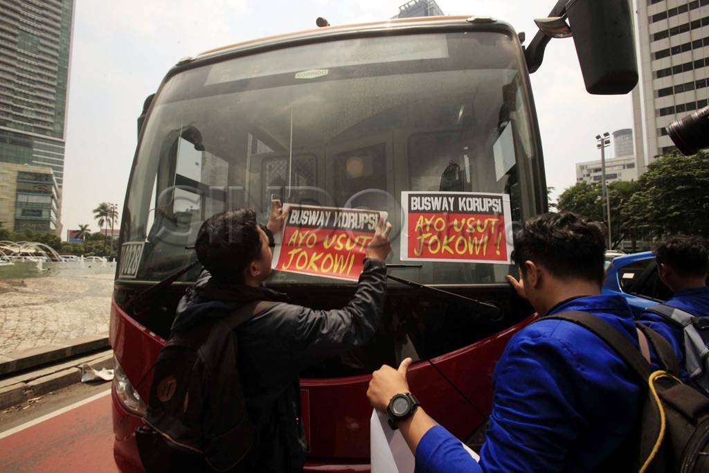 Demo usut dugaan korupsi...