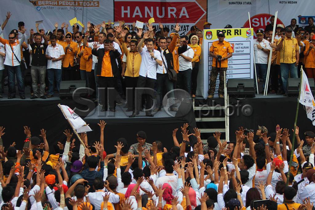 Ribuan simpatisan hadiri...