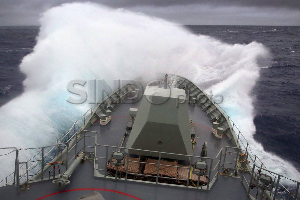 Pencarian MH370 di tengah...