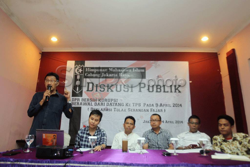 Diskusi DPR bersih korupsi