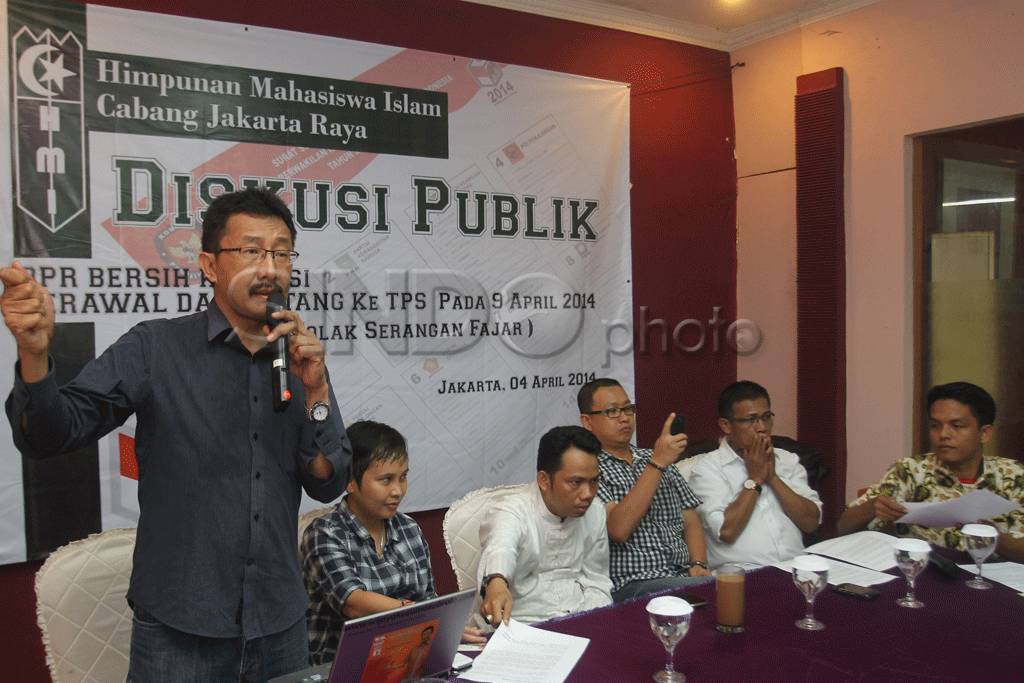 Diskusi DPR bersih korupsi