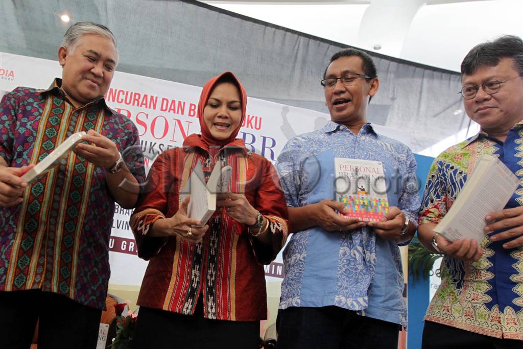 Peluncuran buku politik