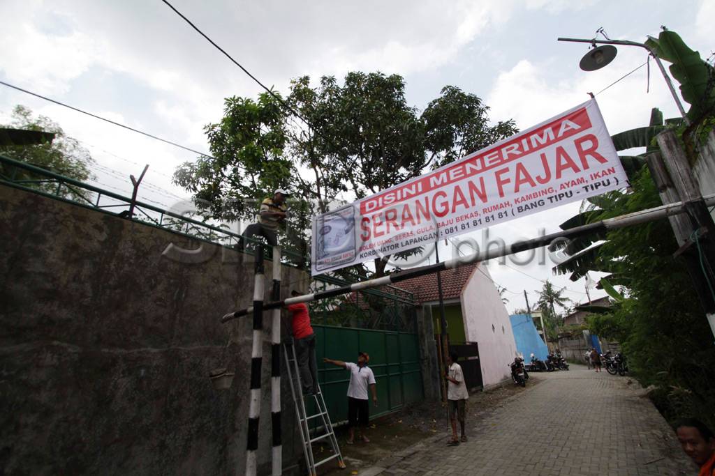 Disini menerima serangan...