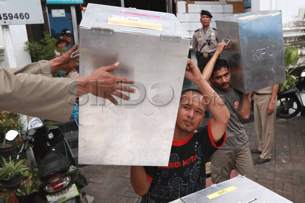 Polisi kawal pendistribusian...